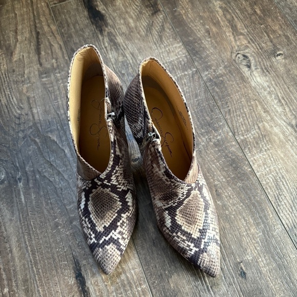 NEW Jessica Simpson Layra Snakeskin Ankle Boot Pointed Toe Women's Size 8 - Picture 8 of 16